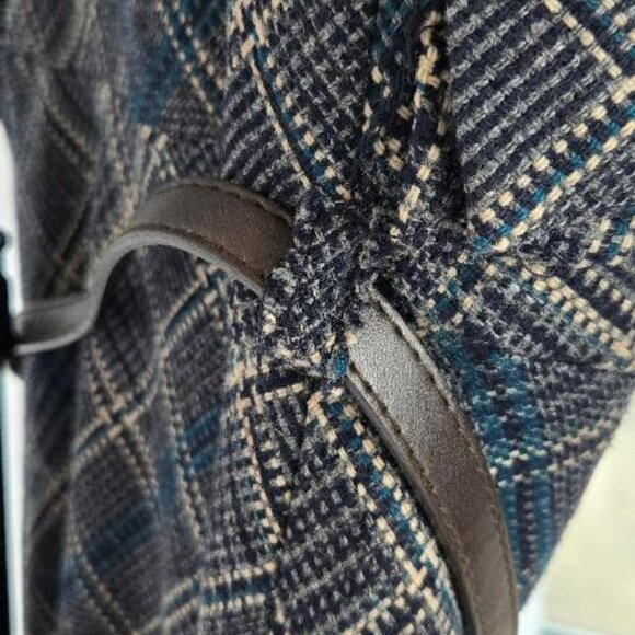 Cap Sleeve Floreat Plaid Dress - Picture 7 of 10